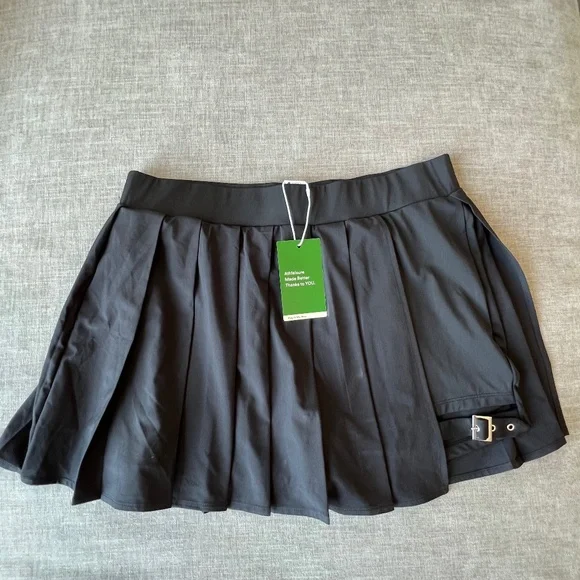 Halara buckle detail skort - Picture 7 of 8